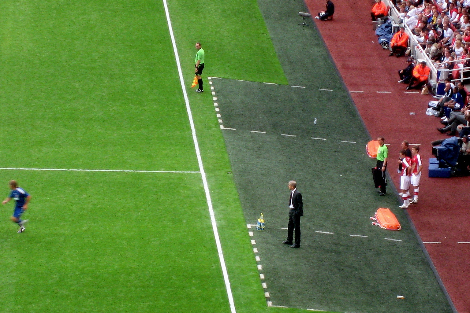 Arsene Wenger in a licensed editorial photograph.