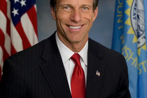 Official portrait of United States Senator John Thune (R-SD).