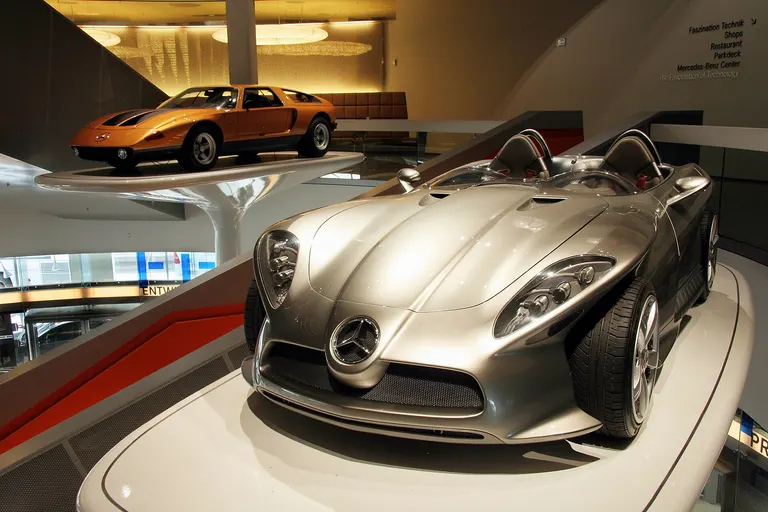 Mercedes-Benz C111 Prototype / Mercedes-Benz F400 "Carving" Prototype