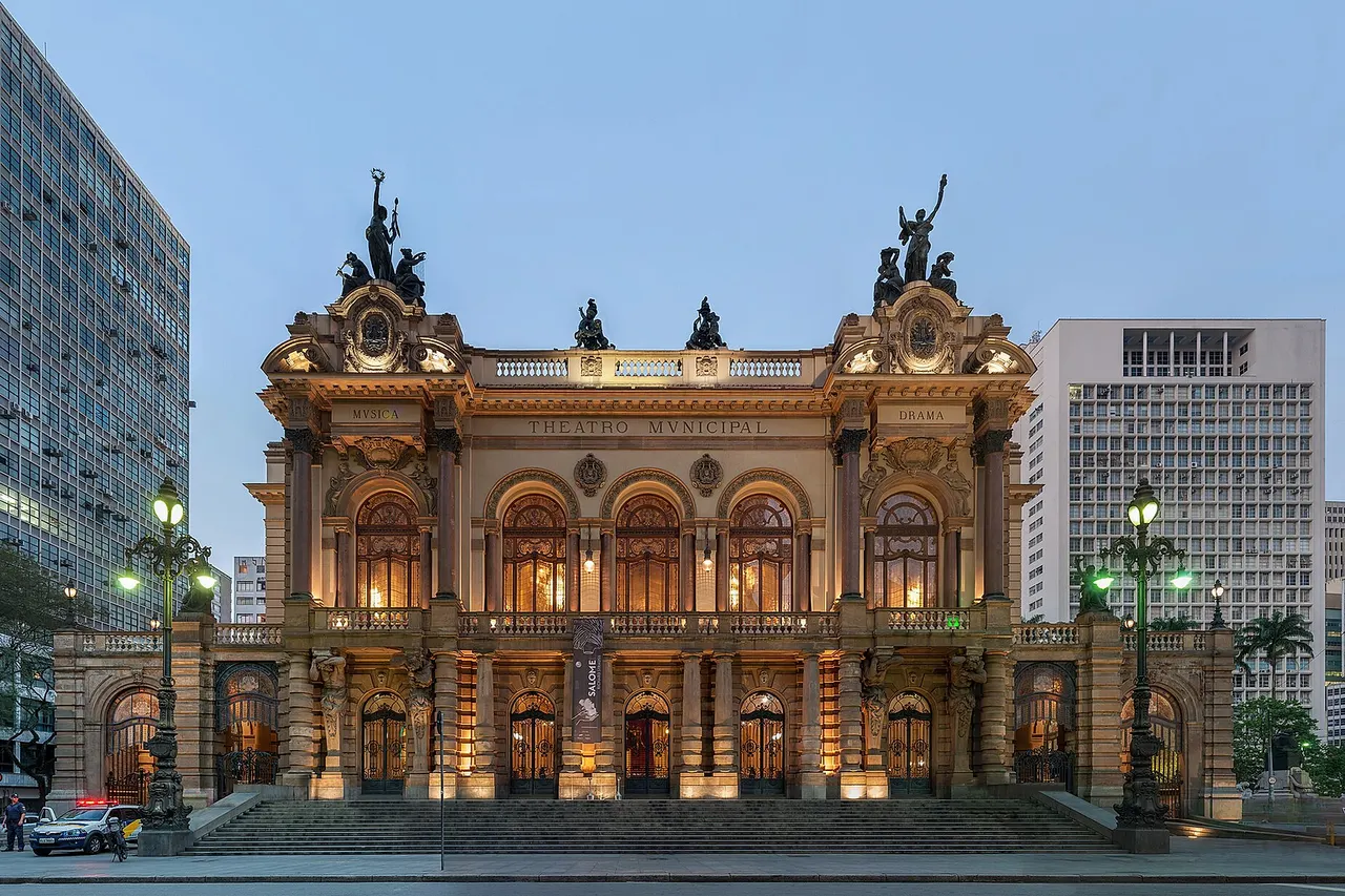 Municipal Theatre of São Paulo is a theatre in São Paulo , Brazil. It is regarded as one of the landmarks of the city, significant both for its architectural value as well as for its historical importance, having been the venue for the Week of Modern Art in 1922, which revolutionised the arts in Brazil.