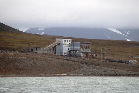 Coles Bay, former mine town in Spitsbergen until the 1960s, halfway between longyearbyen and barentsburg.