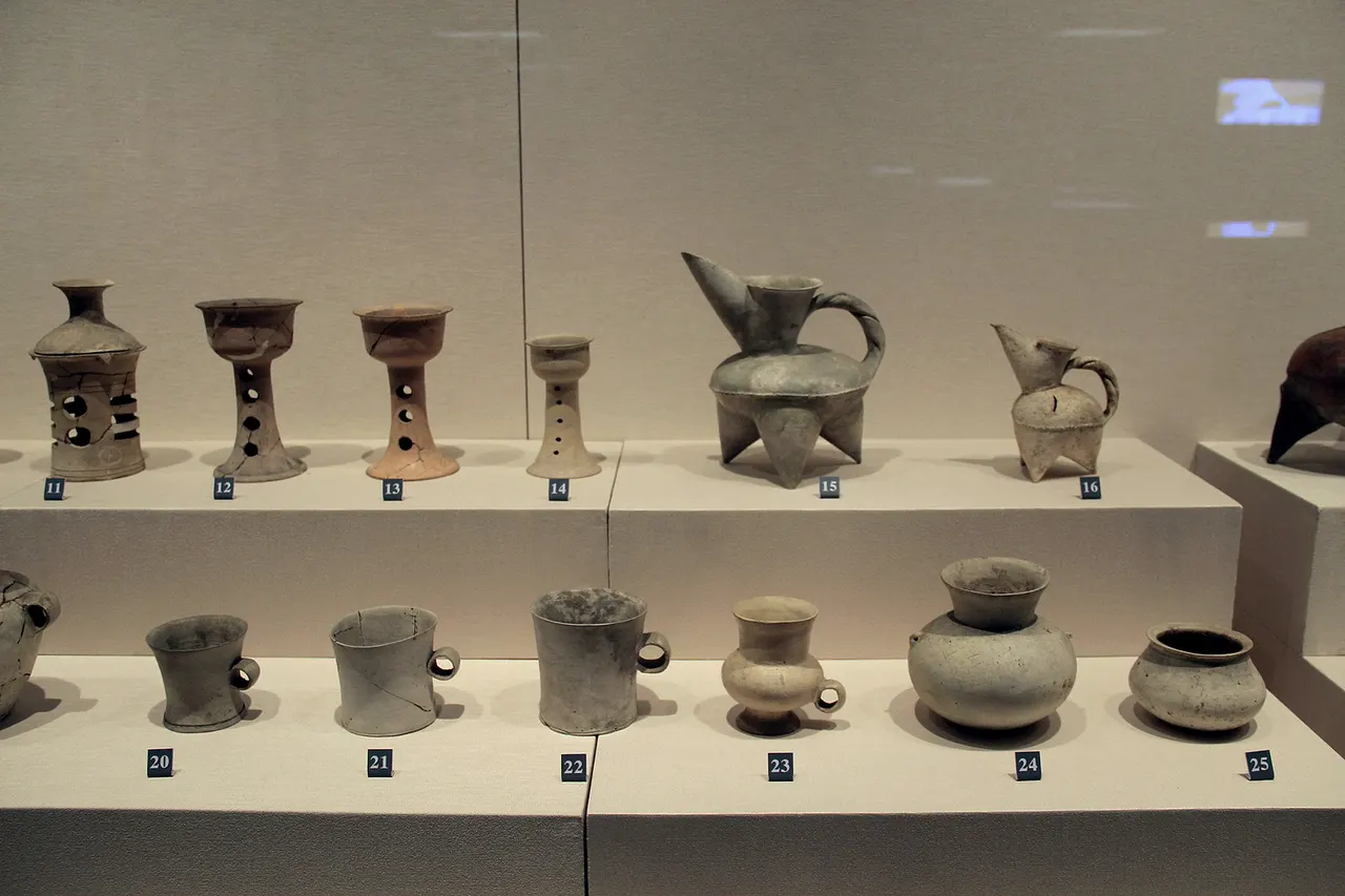 Dawenkou pottery, white earthenware, some of them slightly grey, red or yellow. Shandong Provincial Museum, Jinan