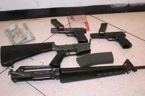 12/26/2002 IDF forces arrested senior Hamas operatives Iman Amar Rasheed and Bassam Ashkar in Ramallah. During the arrest, Ashkar tried to shoot at the forces, who responded by opening fire and neutralizing the terrorist. Upon searching the their cars, two M-16 rifles, two guns and a large amount of money were found.