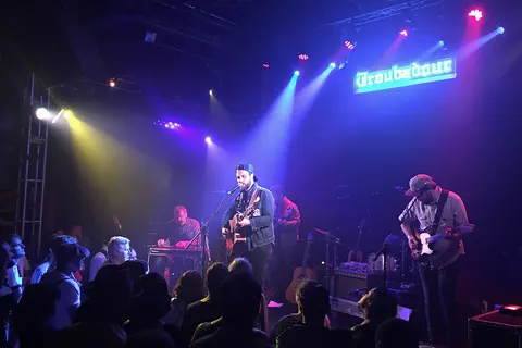 Ruston Kelly performing at Troubadour in Los Angeles, California in 2017