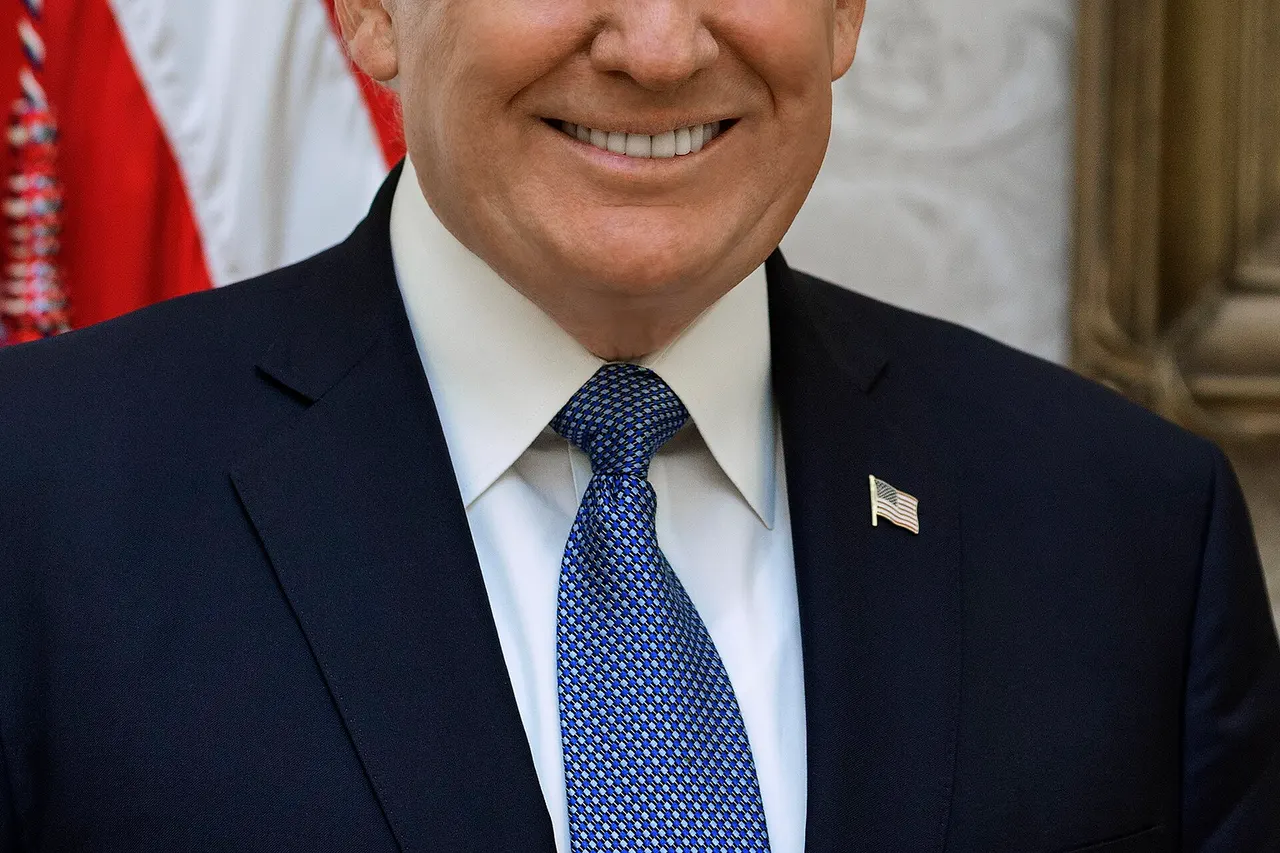 President Donald Trump poses for his official portrait at The White House, in Washington, D.C., on Friday, October 6, 2017. (Official White House Photo by Shealah Craighead)