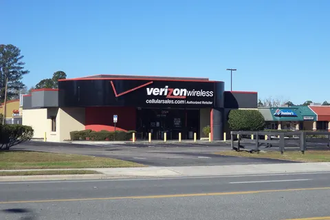 Verizon Wireless store, 1486 S 6th St, Macclenny, Baker County, Florida