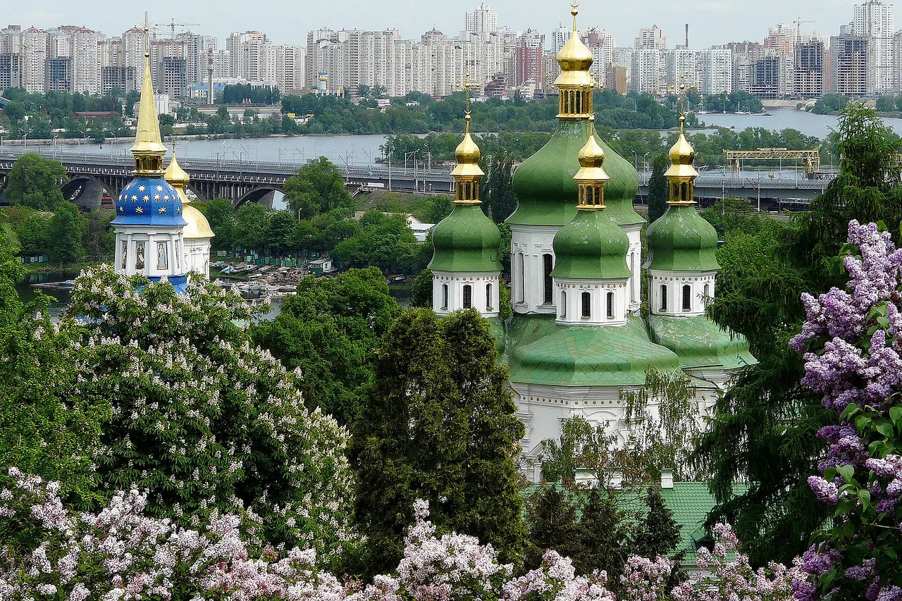 Vydubychi Monastery : Saint George Cathedral (1696-1701) and bell tower (1727-1733), Kiev, Ukraine