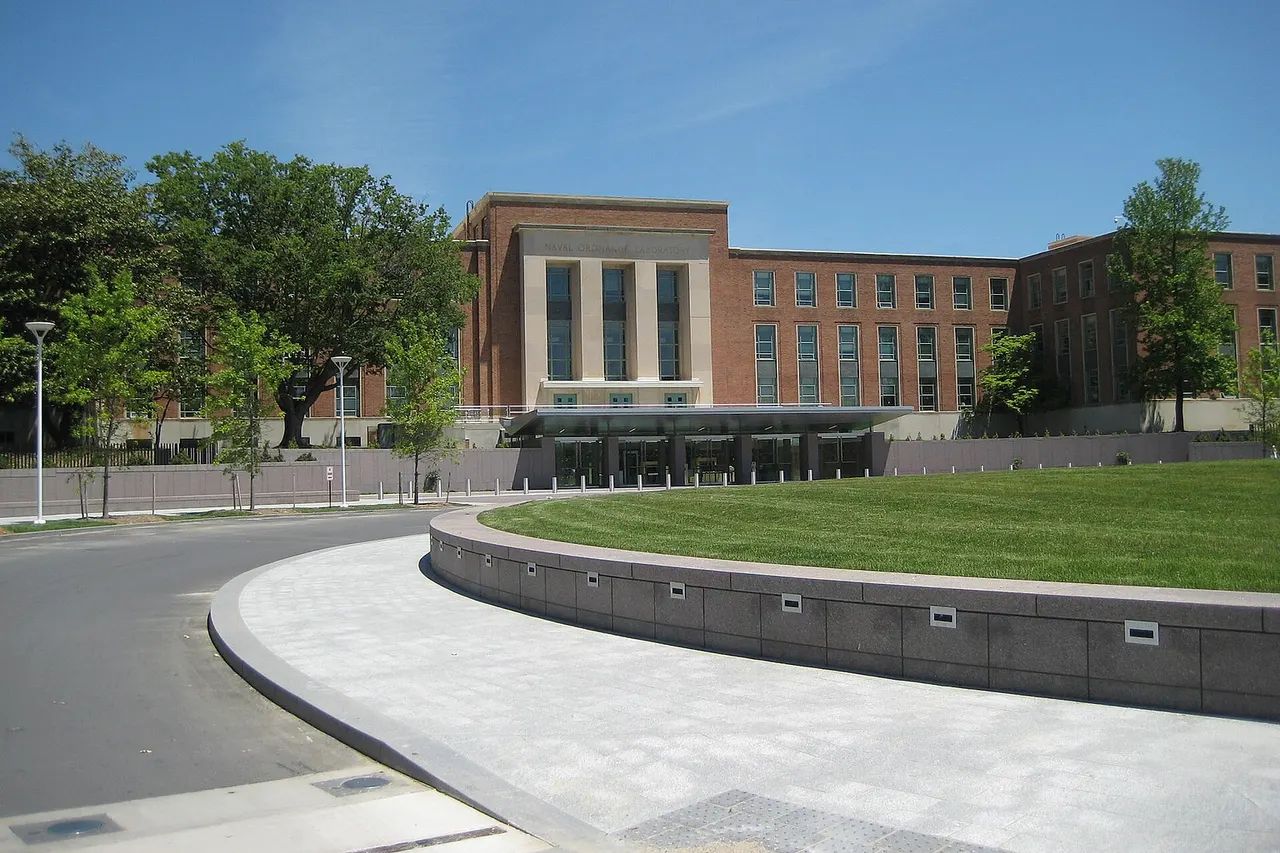 The main entrance of FDA’s Building 1, which houses the Commissioner’s and Senior Staff’s offices. The FDA campus is located at 10903 New Hampshire Ave., Silver Spring, MD 20993.