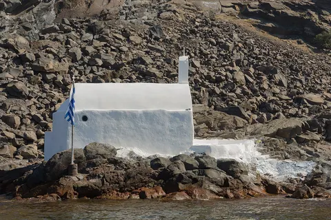 Chapel, Palea Kameni, Santorini, Greece.