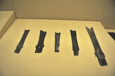 Unearthed jade blades ( zhang ) at the Shimao site in Shaanxi.