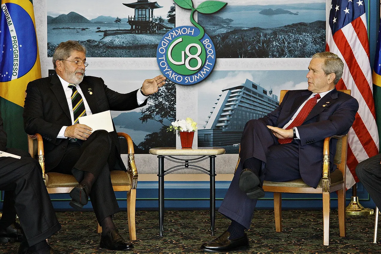 President Luiz Inácio Lula da Silva conferred with President George W. Bush at the Windsor Hotel Tōya Resort and Spa in Tōyako Town, Abuta District, Hokkaidō on July 9, 2008.