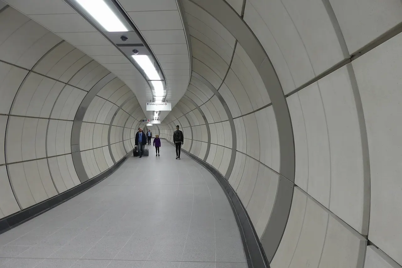 Bond Street station new connecting passage from Elizabeth line to the existing Underground station as seen on 25th October 2022, one day after opening.