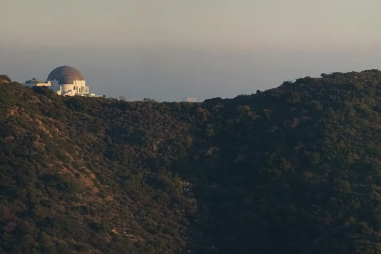 Los Angeles and Griffith Observatory, as viewed from the Hollywood Hills. Taken as a 20 segment 2x10 panorama with a Canon 5D and 70-200mm f/2.8L lens.