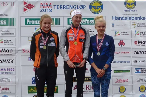 NM i terrengløp, lang løype, Bratsberg - Trondheim, 2018. Seierspallen for kvinner junior.
