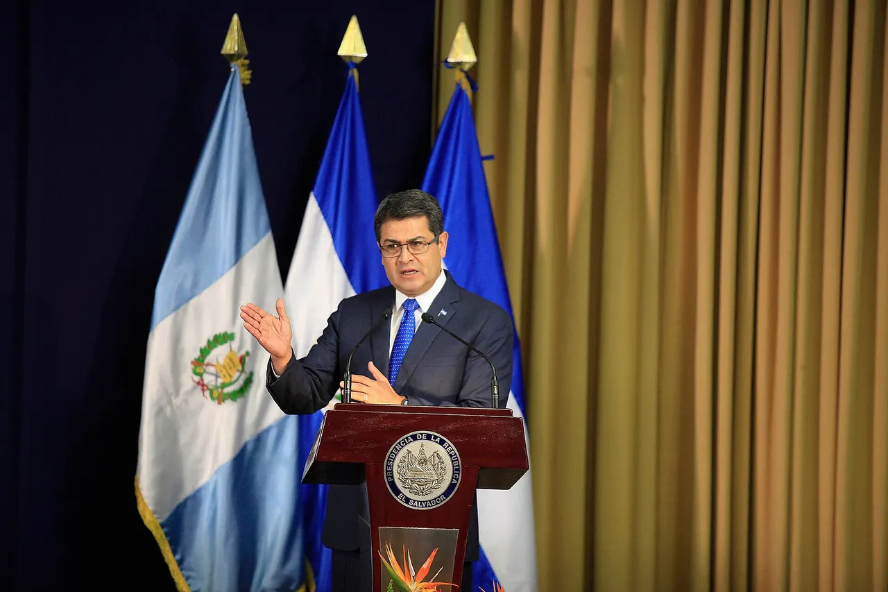 Presidente:Juan Orlando Hernández, Honduras.