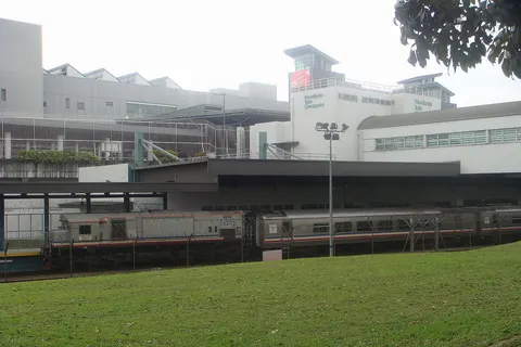 Ekspres Sinaran Pagi (train no. 5) at Woodlands Train Checkpoint (picture taken by uploader on 2 September 2008)