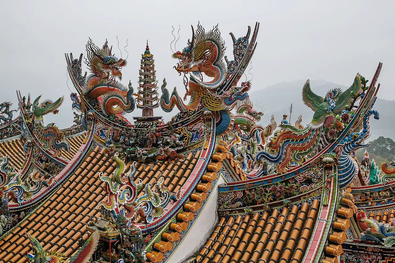 Miao-Li, Taiwan: The famous roofs of Quanhua Temple, located in the Lion's Head Mountain Scenic Area (Shih-T'ou Shan / 獅頭山)