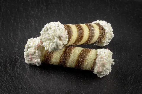 Turkish pastry with cream filling