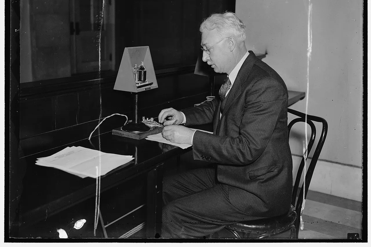 Title: Michigan Congressman tries hand again. Washington D.C. A former telegrapher, Rep. John Lueke, new Democratic member of the House from Michigan, just couldn't resist tapping out a few words as he passes through the House press gallery today Abstract/medium: 1 negative : glass ; 4 x 5 in. or smaller