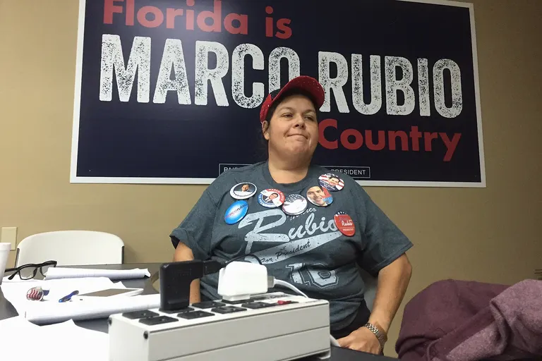 Sandra, 45, volunteers for Republican presidential candidate Marco Rubio’s campaign March 14, 2016, ahead of Tuesday's primary in Florida. (C. Mendoza/VOA)