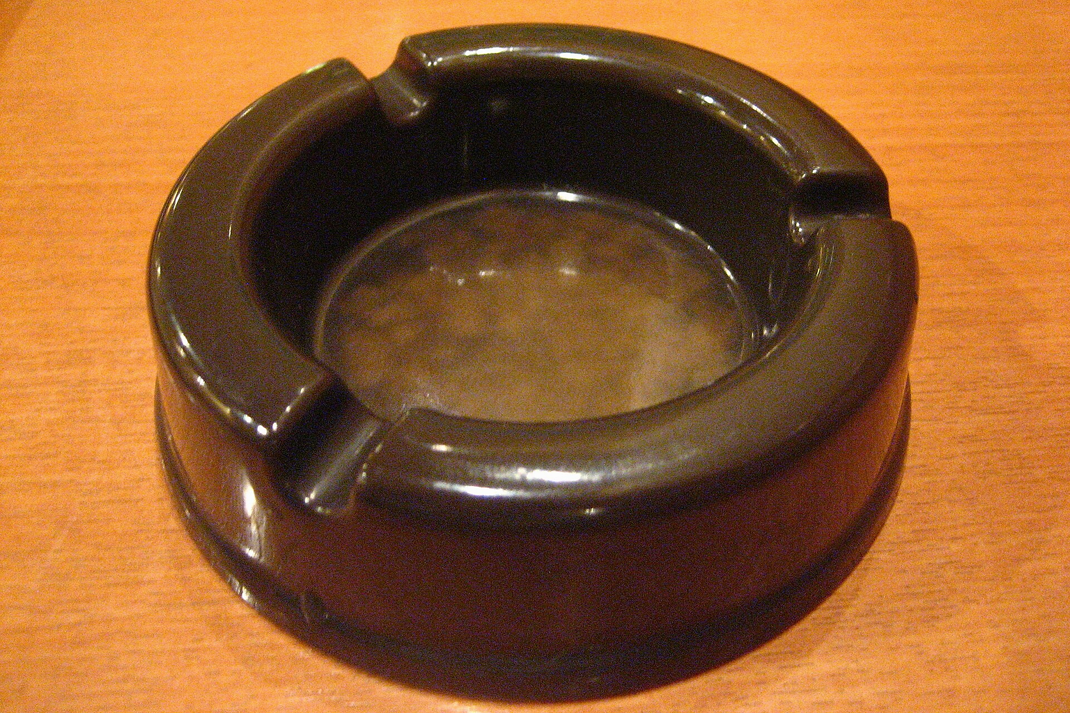 ドトールコーヒーの喫茶店にて提供される灰皿。