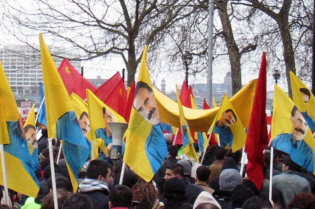 Pkk supporters london april 2003