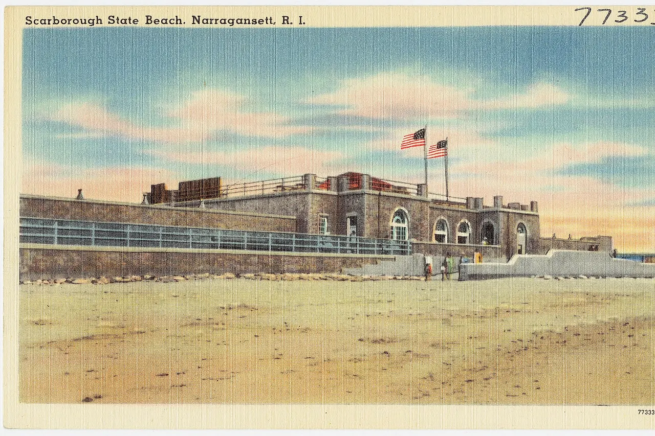 Title: Scarborough State Beach, Narragansett, R.I. Subjects: Sports & recreation facilities Places: Rhode Island > Washington (county) > Narragansett Notes: Title from item. Extent: 1 print (postcard) : linen texture, color ; 3 1/2 x 5 1/2 in. Accession #: 06_10_001936