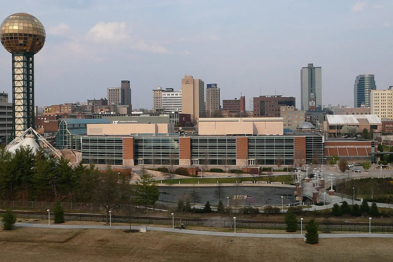Eastward view of the skyline of downtown Knoxville, Tennessee.