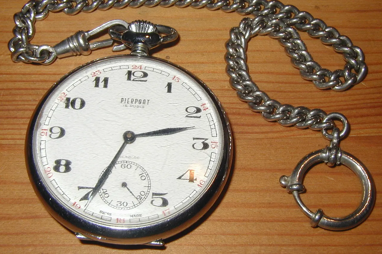 Pocket watch with chain carried by Christopher Walkins. Picture taken and uploaded by Roger McLassus (owner).