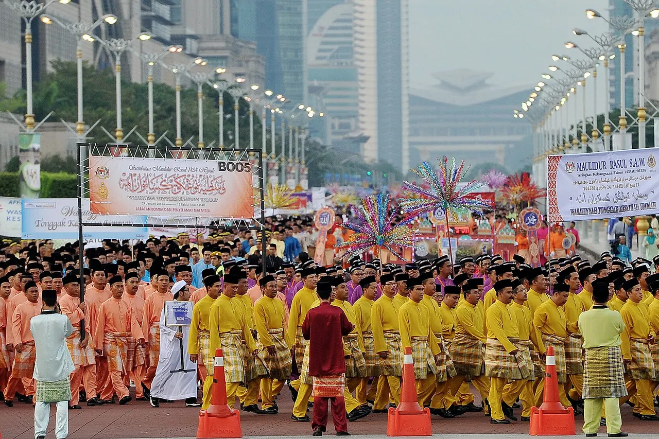 Putrajaya,24/01/2013. Malaysian Muslims participate in a Maulidur Rasul parade in Putrajaya, also known as Mawlid, the birthday of Prophet Muhammad, at Putrajaya Putra Mosque. Photo by Firdaus Latif