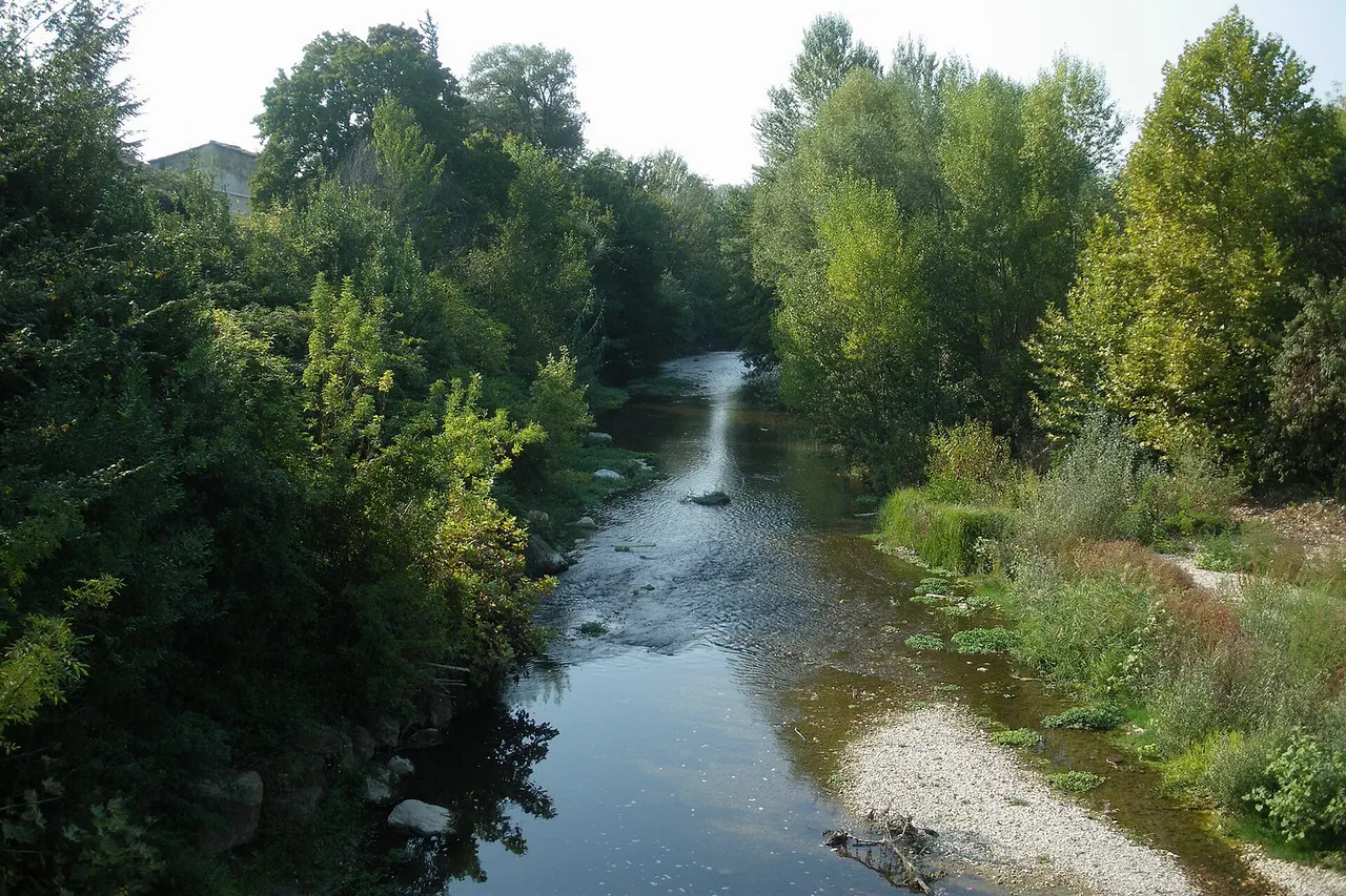 Lez river, in Suze la Rousse, Drome, France