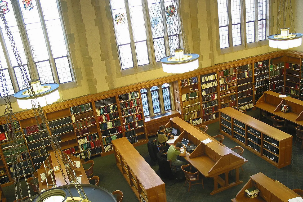 Yale Law School Library Reading Room (L3)