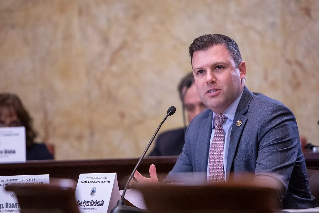 Rep. Ryan Mackenzie at meeting