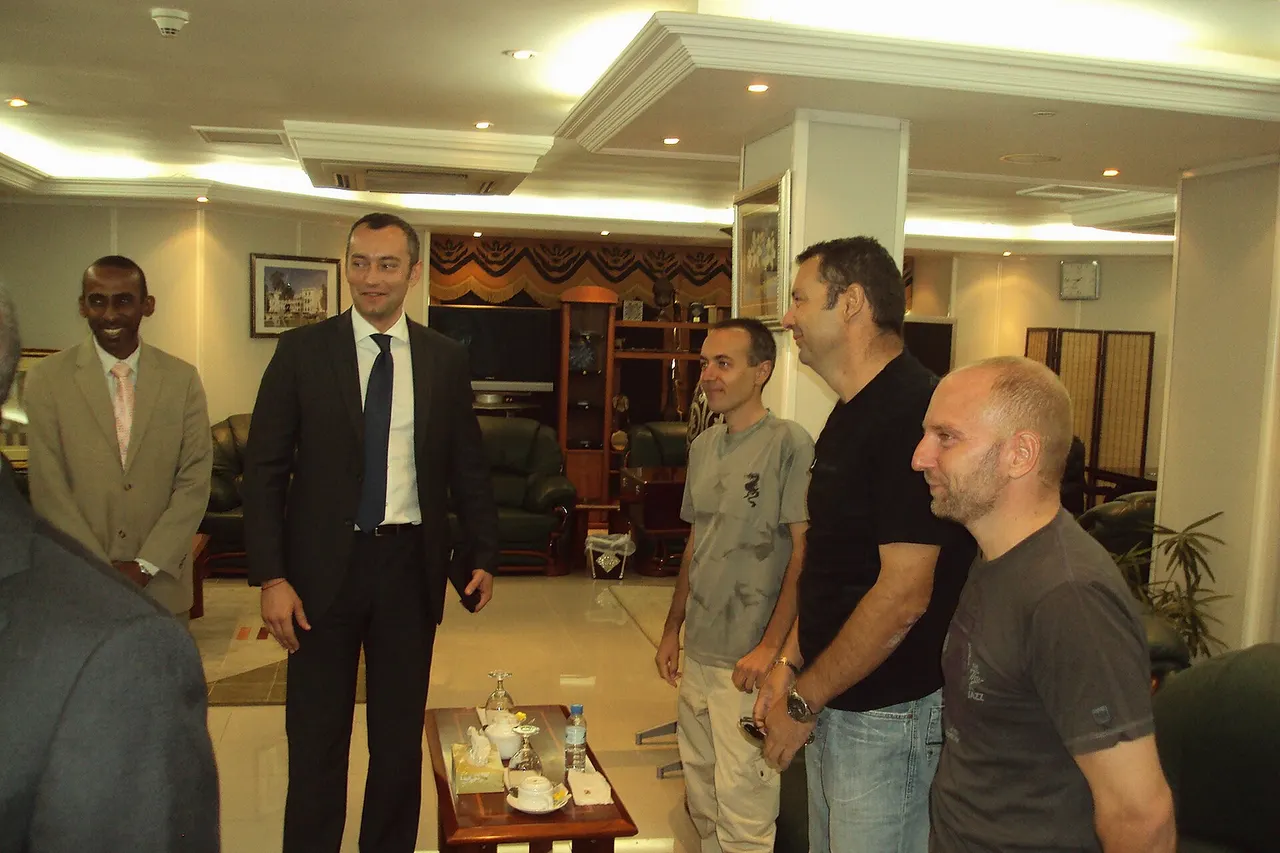 Nickolay Mladenov flew to Sudan to return the three pilots in Bulgaria